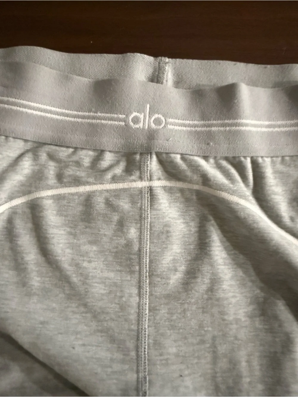 ALO Yoga soft stretch